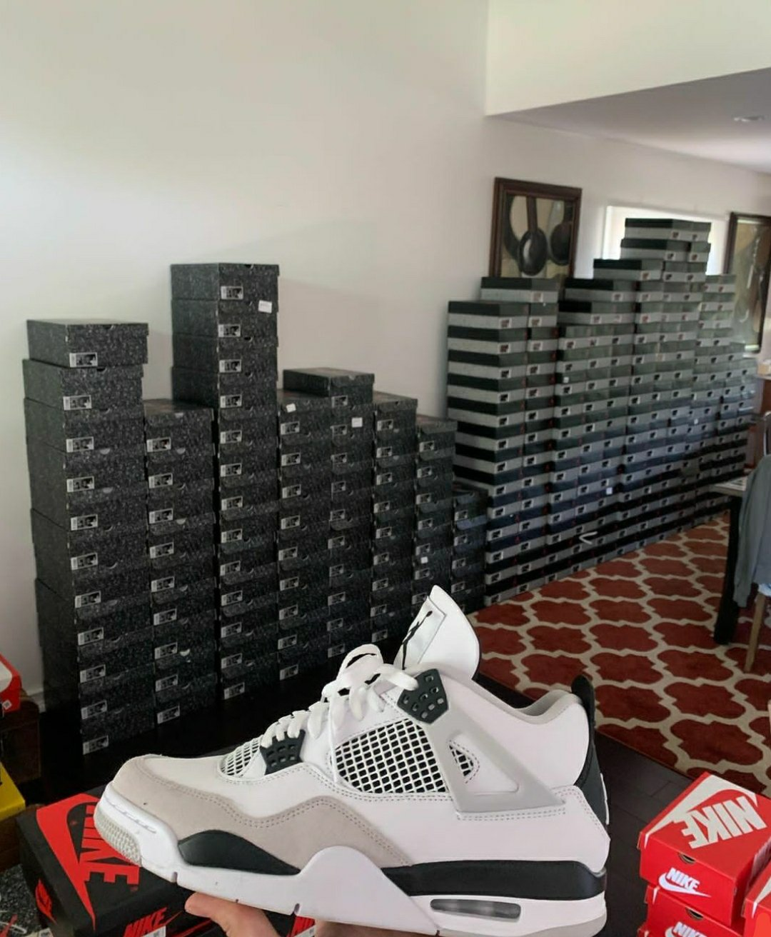 Authentic Jordan sneakers pallets - Image 5