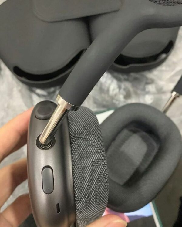 Buy Airpods Max - Image 2