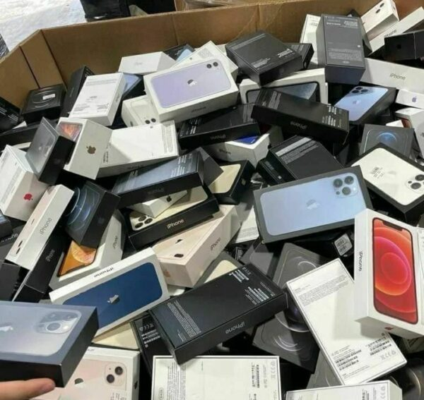MIX IPHONE PALLETS - Image 4