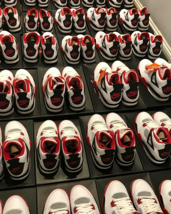 Authentic Nike sneakers pallets - Image 2