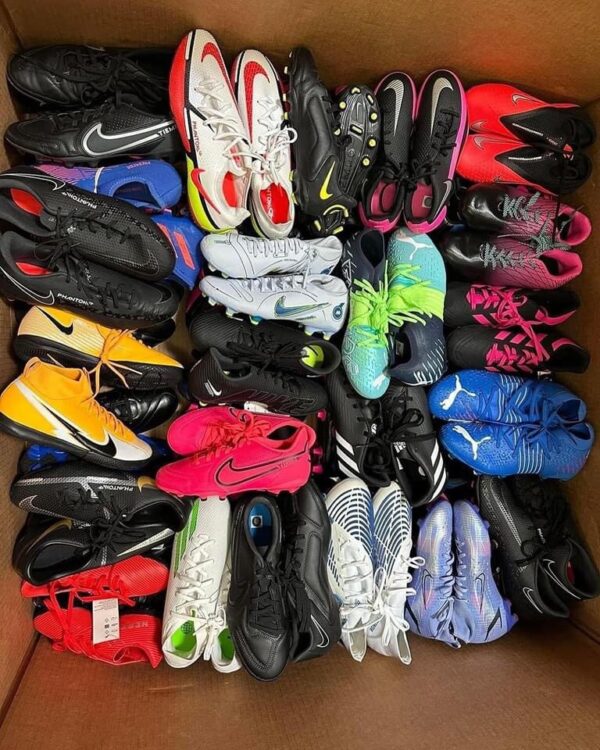 Soccer cleats pallets - Image 3