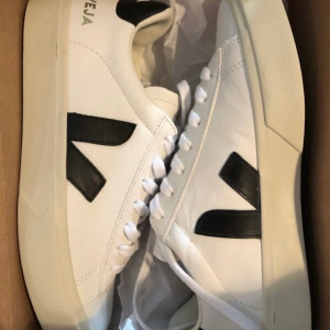 Veja shoe pallets
