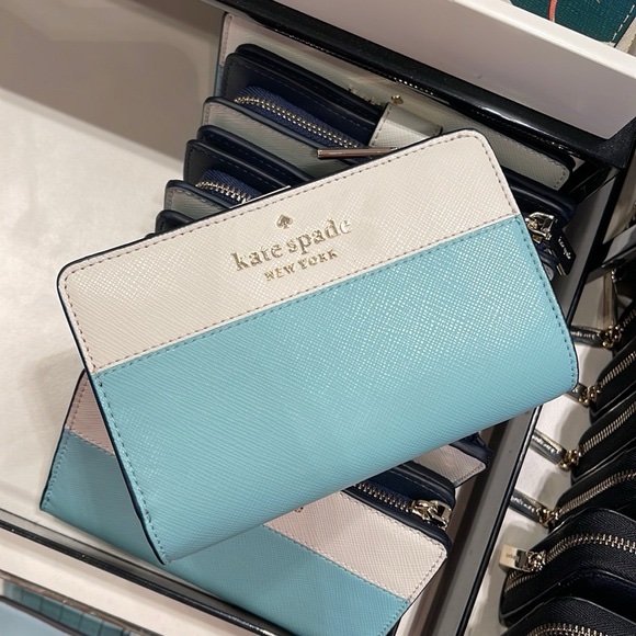 Kate spade wallet and bags pallets - Image 4